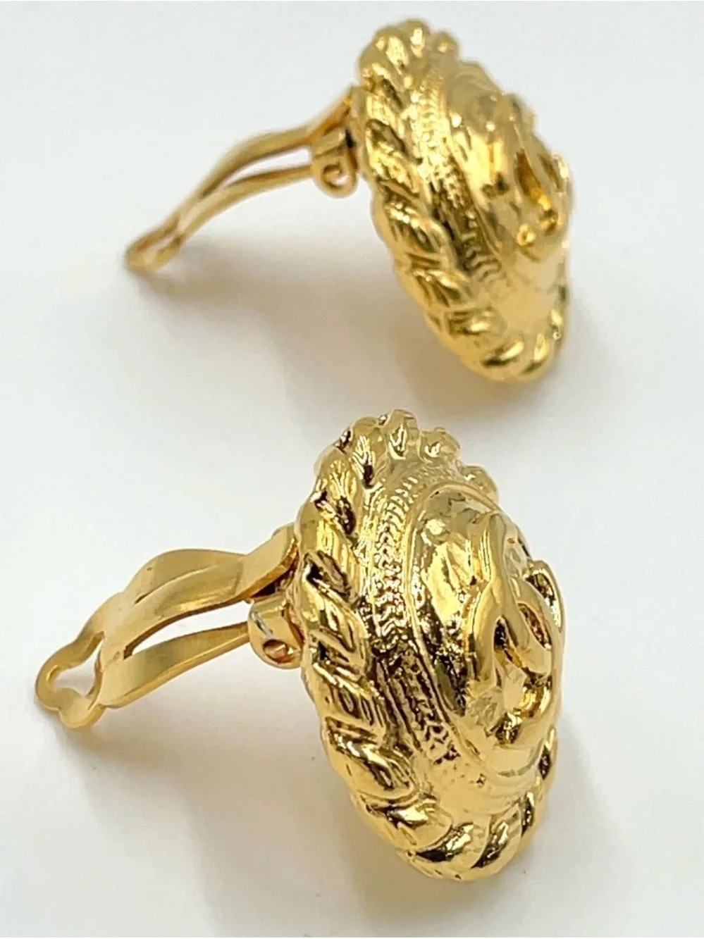 CHANEL🌟Gold Interlocking CC Rope-Trim Button Earrings W/Chanel box &bag